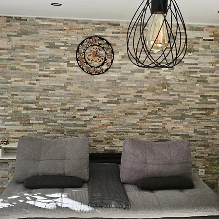 Moderne à Nice, 50 M² Avec Balcon Nice