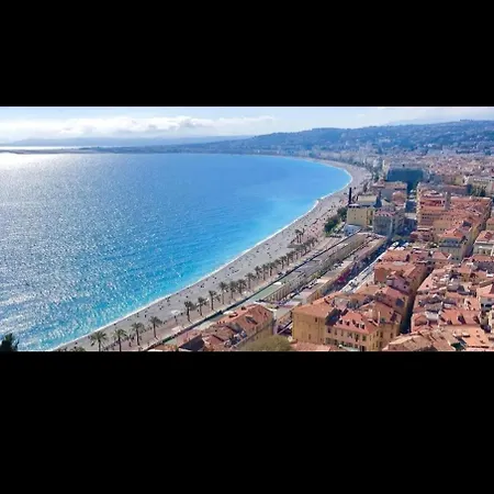 Moderne à Nice, 50 M² Avec Balcon * Nice