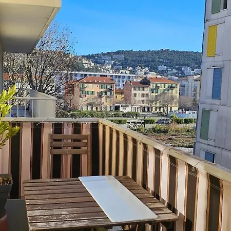 Appartement moderne à Nice, 50 m² avec balcon * نيس